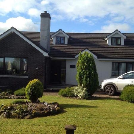Tara House Bed and Breakfast Ballycastle Buitenkant foto