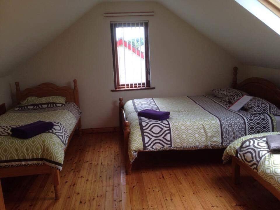 Tara House Bed and Breakfast Ballycastle Buitenkant foto